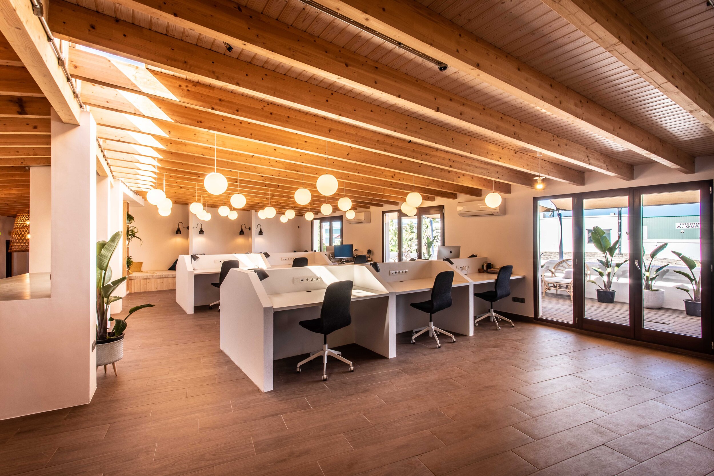 TheHub-Pillar TheHub-Pillar